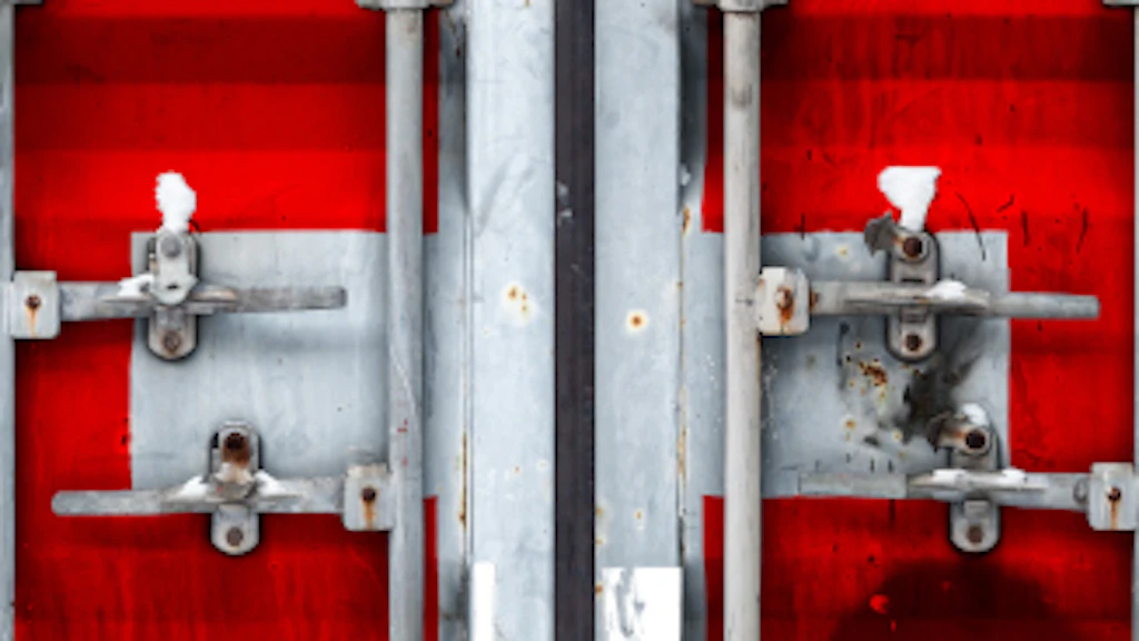 Porta chiusa di un container di merci.